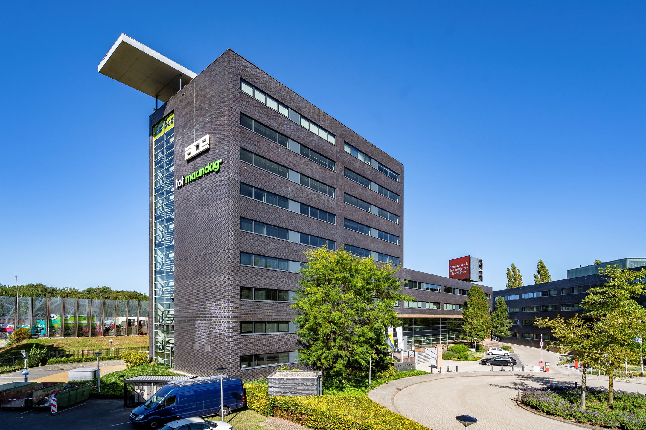 Dr. Holtroplaan Eindhoven buitenzijde.jpg